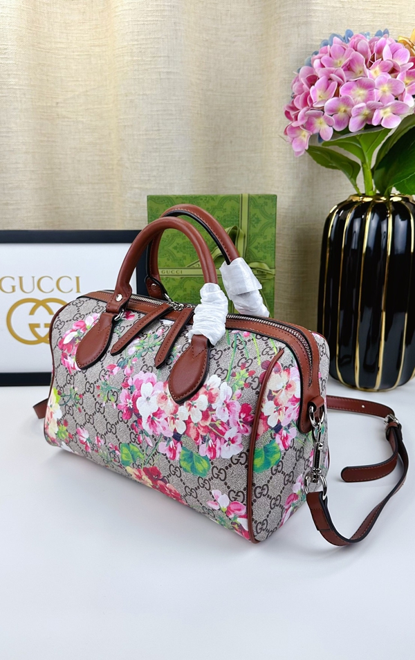 激安グッチバッグコピー側面デザイン